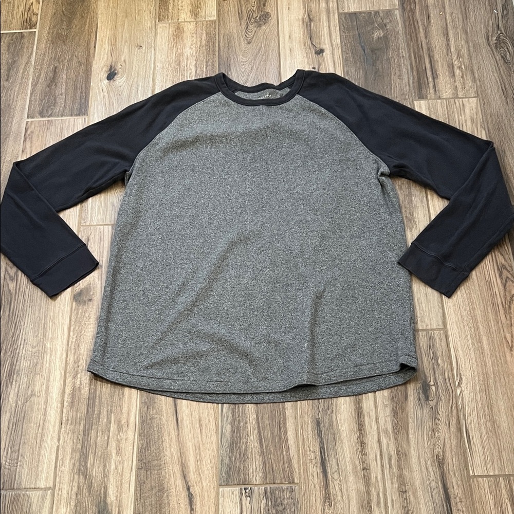 Sonoma Men's Long Sleeve Gray and Black thermal Raglan Tee
